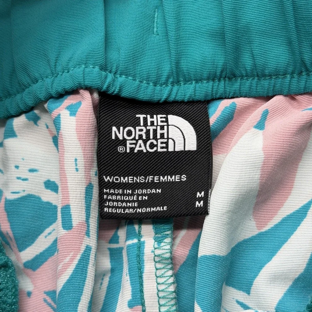 The North Face Shorts Womens Medium Multicolor‎ Hot Pants 4 Inch Floral Nylon